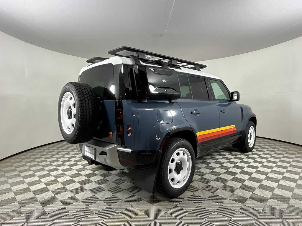 2025 Land Rover Defender 110 S photo 2