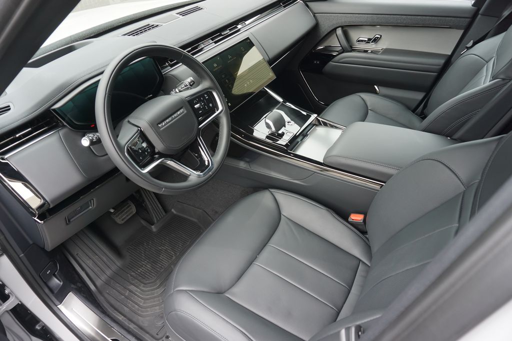 2025 Land Rover Range Rover Sport SE photo 17