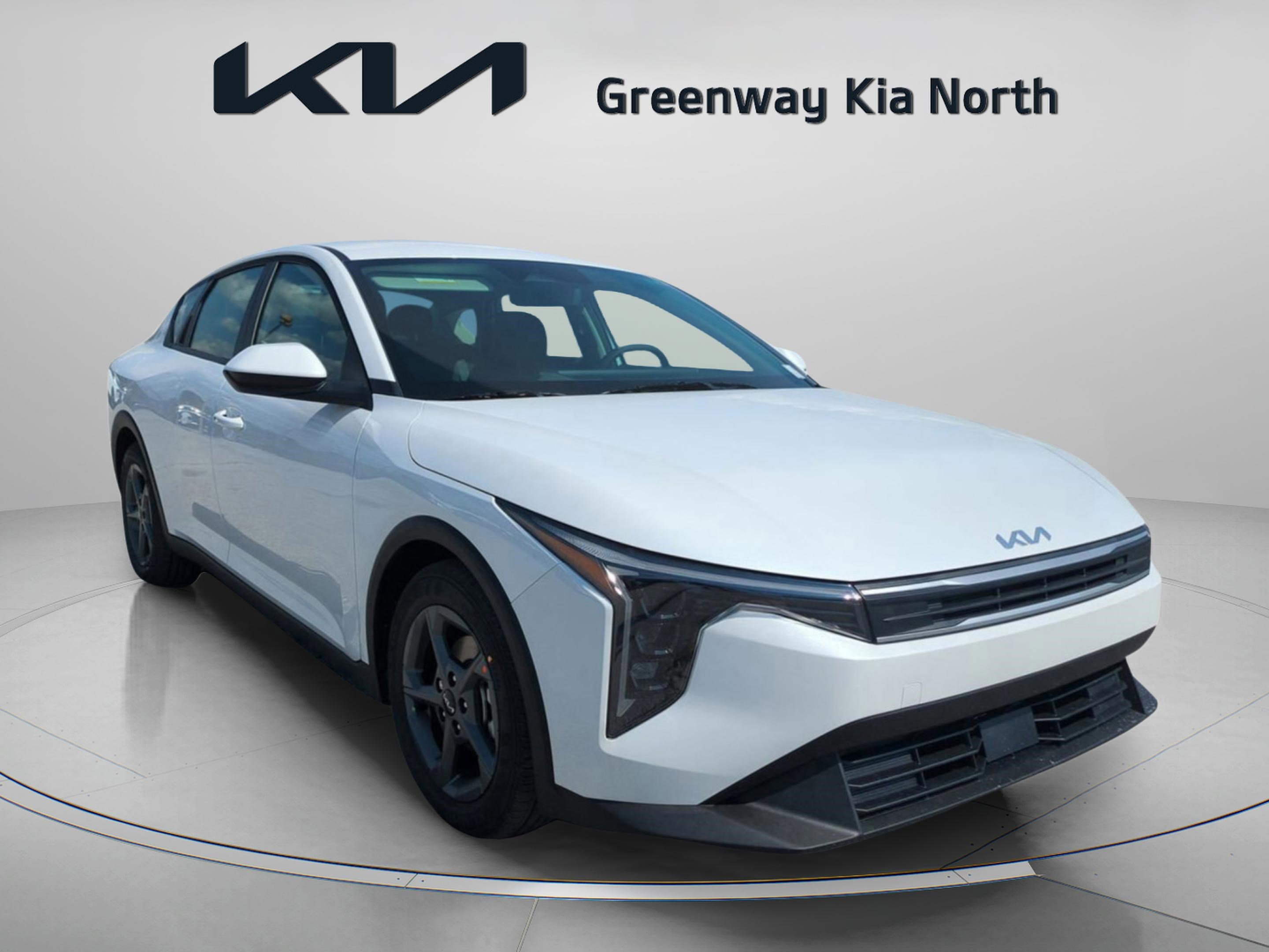 2025 Kia K4 LXS photo 2