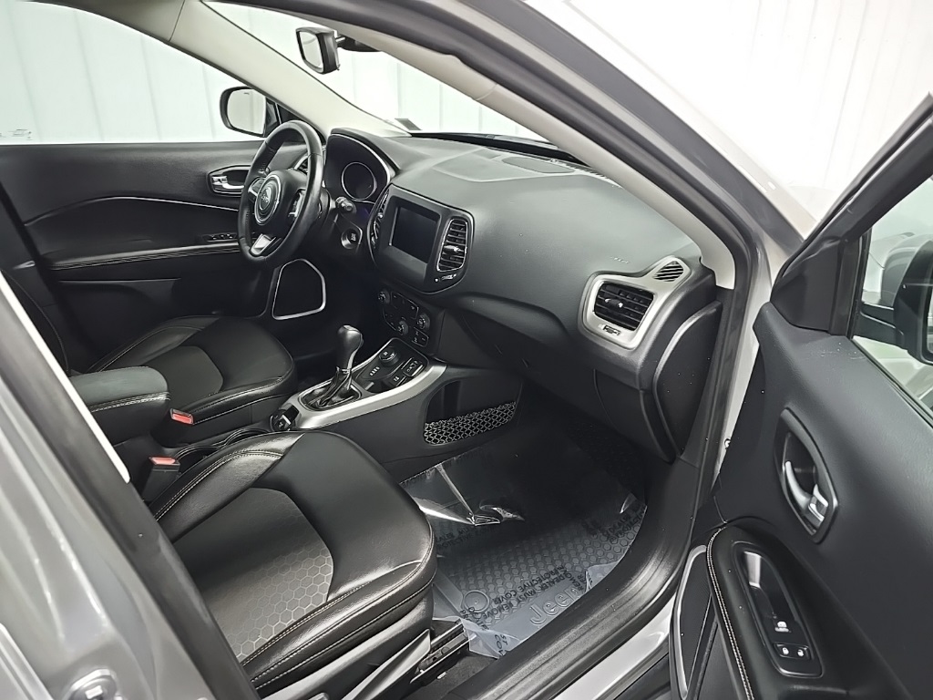 2019 Jeep Compass Latitude photo 15