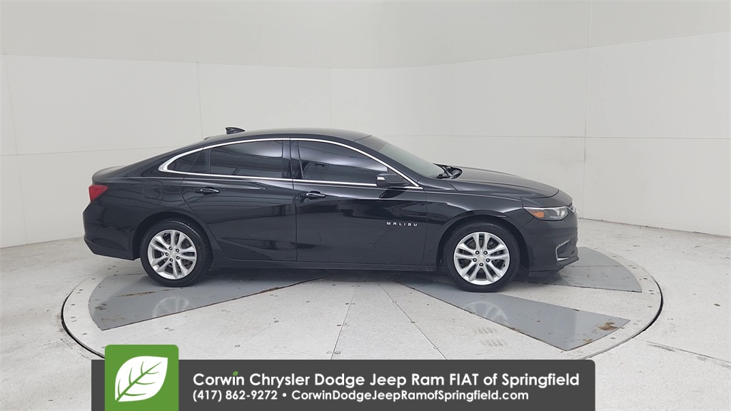 2017 Chevrolet Malibu 1LT photo 16