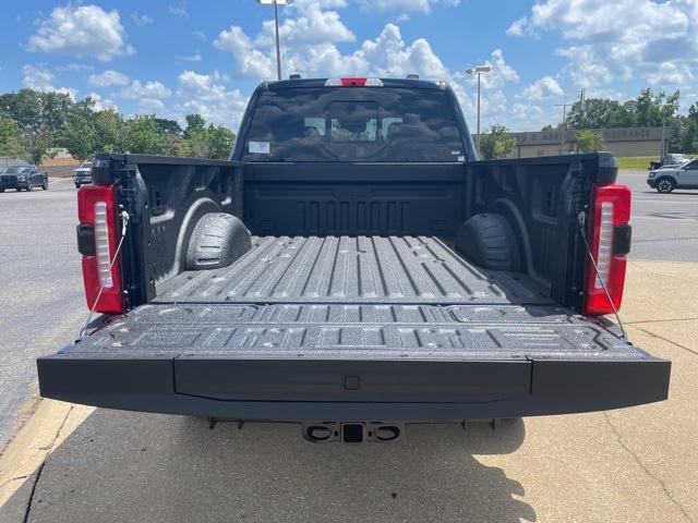 2025 Ford F-350 photo 8
