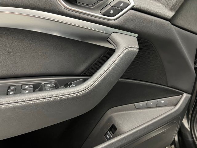 2023 Audi e-tron Premium photo 39