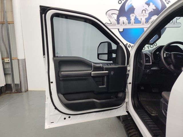 2016 Ford F-150 XLT photo 8