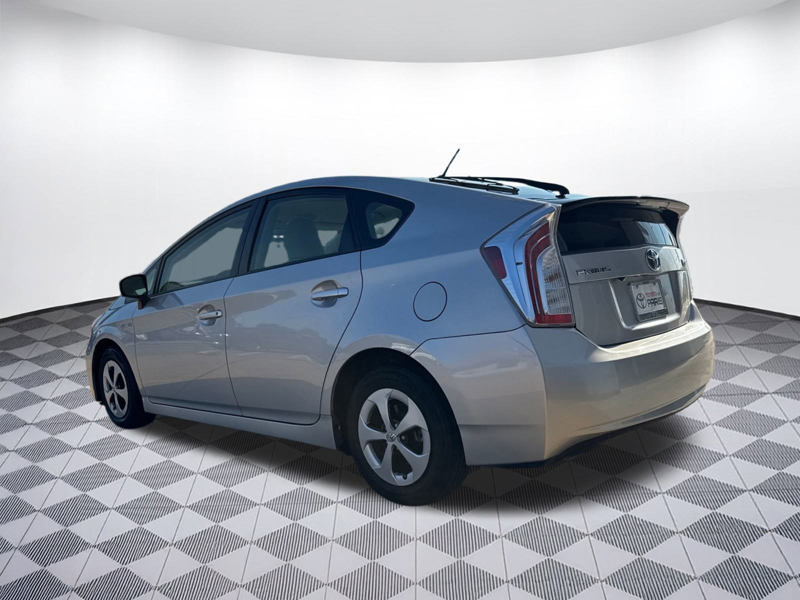 2015 Toyota Prius One photo 2