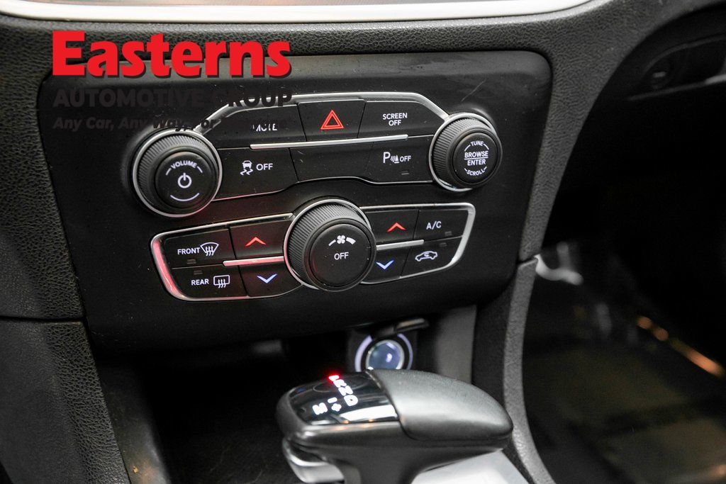 2022 Dodge Charger SXT photo 17