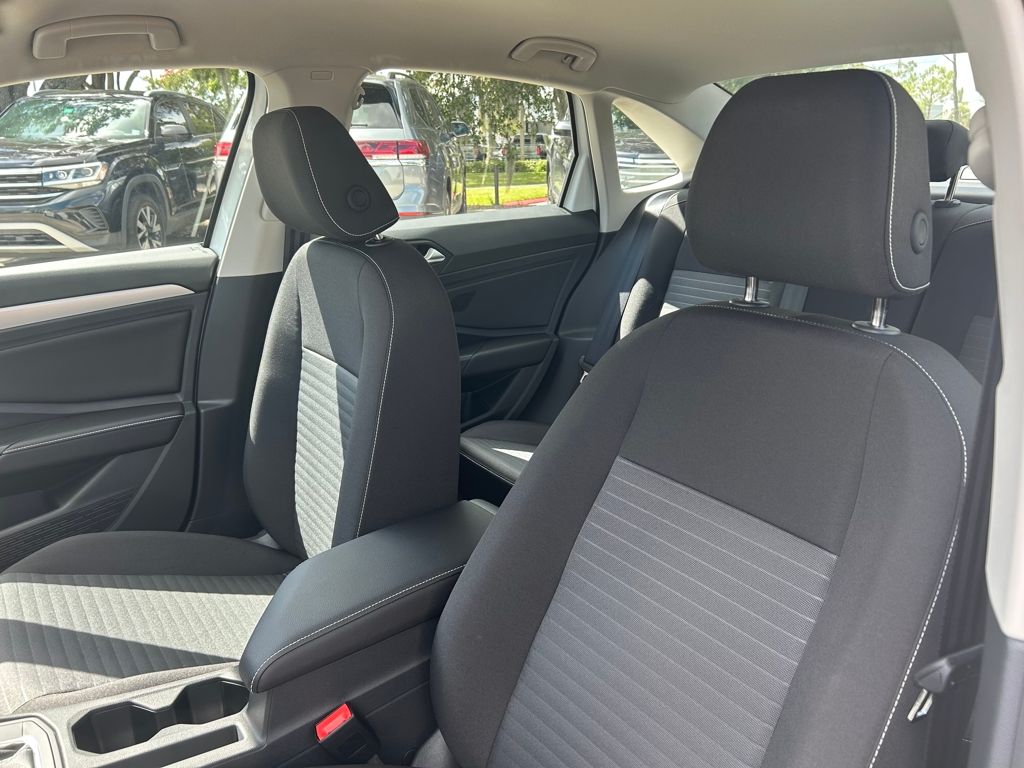 2026 Volkswagen Jetta 1.5T S photo 9