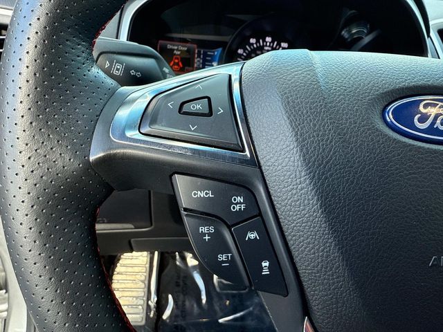 2020 Ford Edge ST photo 35