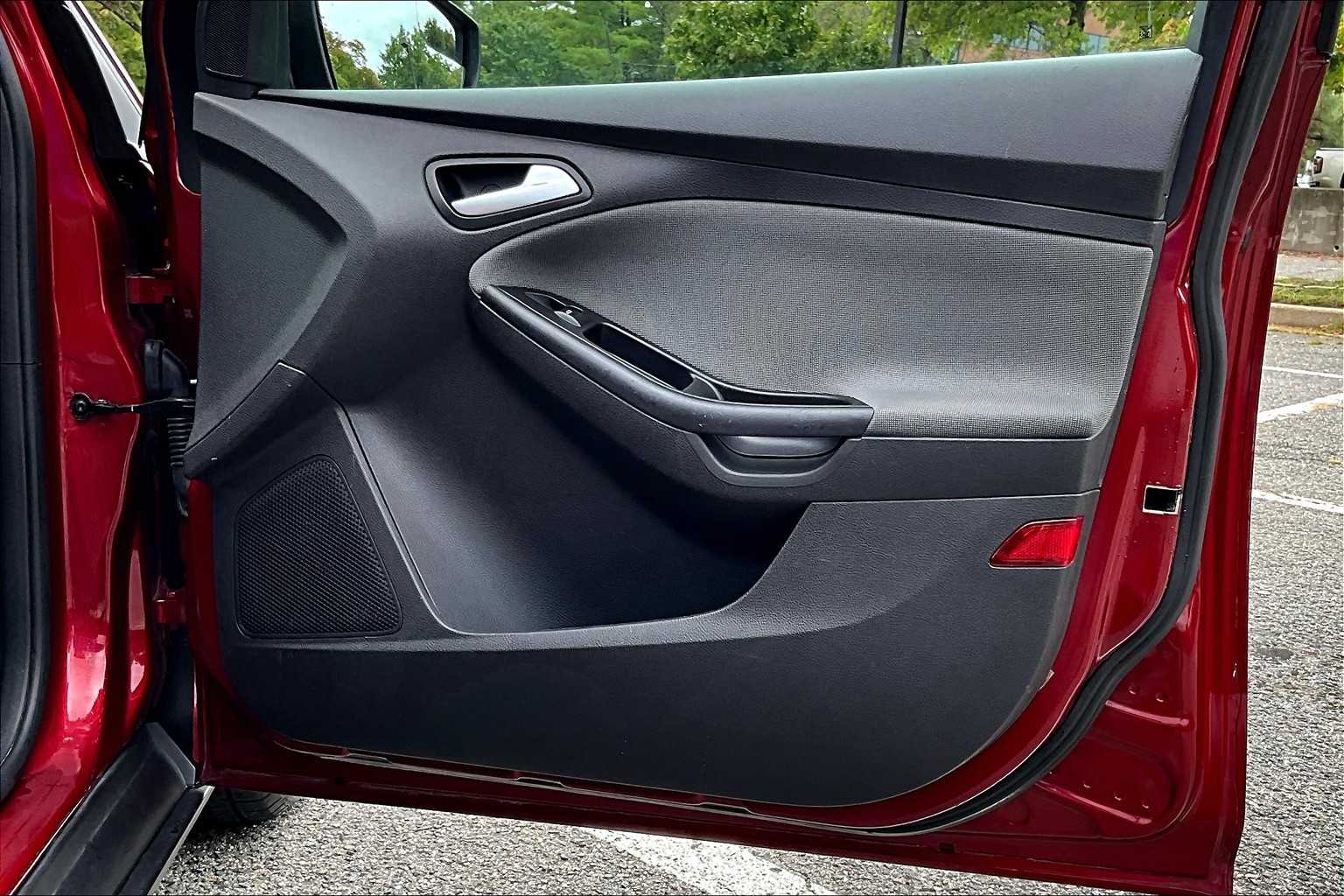 2014 Ford Focus SE photo 19