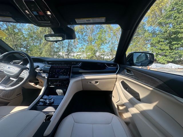 2023 Jeep Cherokee 4xe photo 28