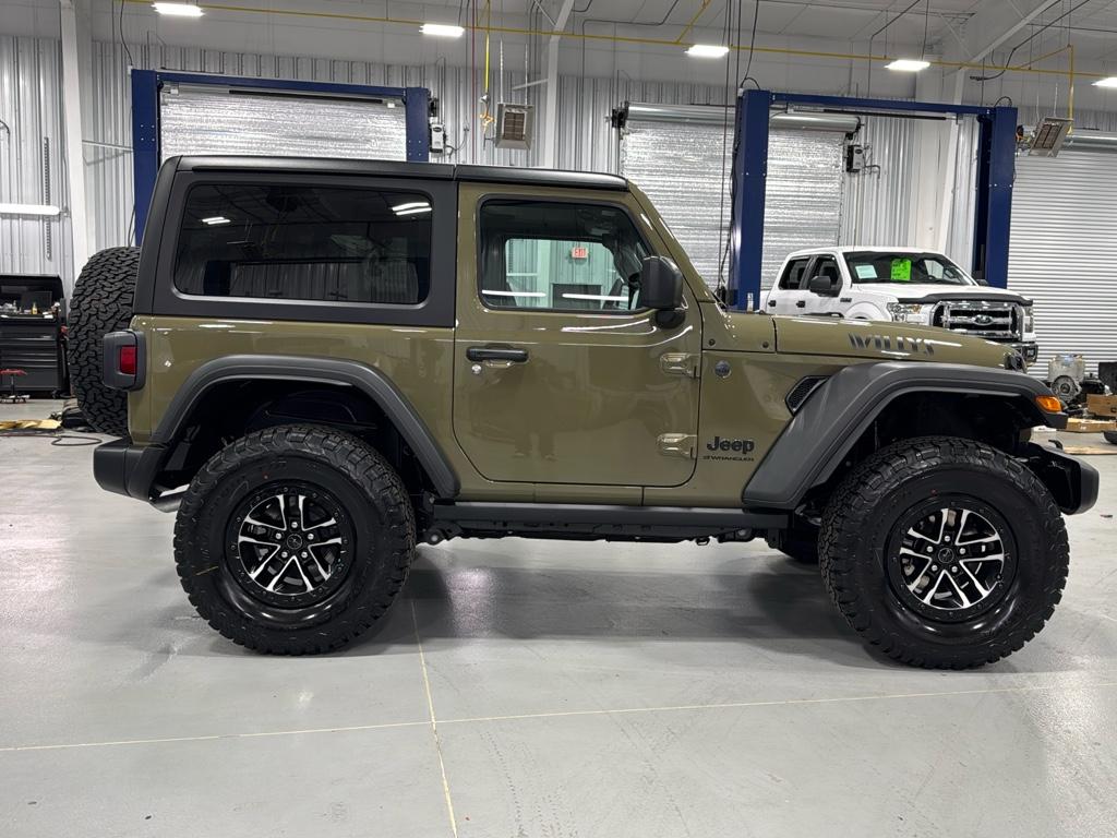 2025 Jeep Wrangler Willys photo 13