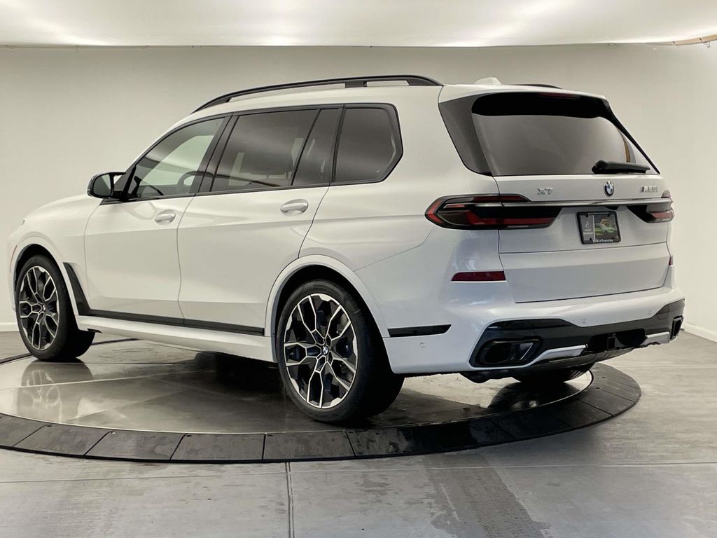 2026 Bmw X7 M60i photo 3