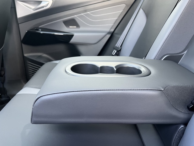 2025 Volkswagen ID.4 Pro Plus photo 48