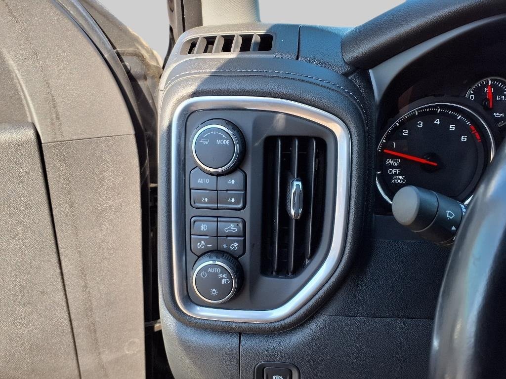 2020 Chevrolet Silverado 1500 RST photo 10