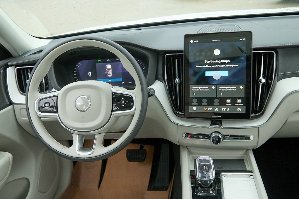 2026 VOLVO XC60 - Image 22