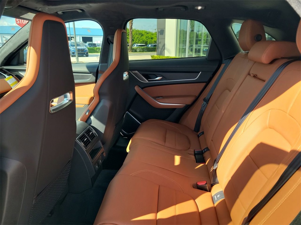2026 Jaguar F-PACE P400 R-Dynamic S photo 11