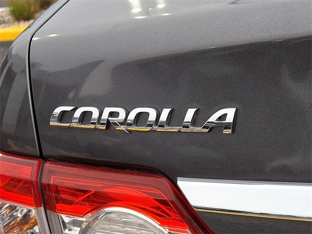 2011 Toyota Corolla LE photo 30