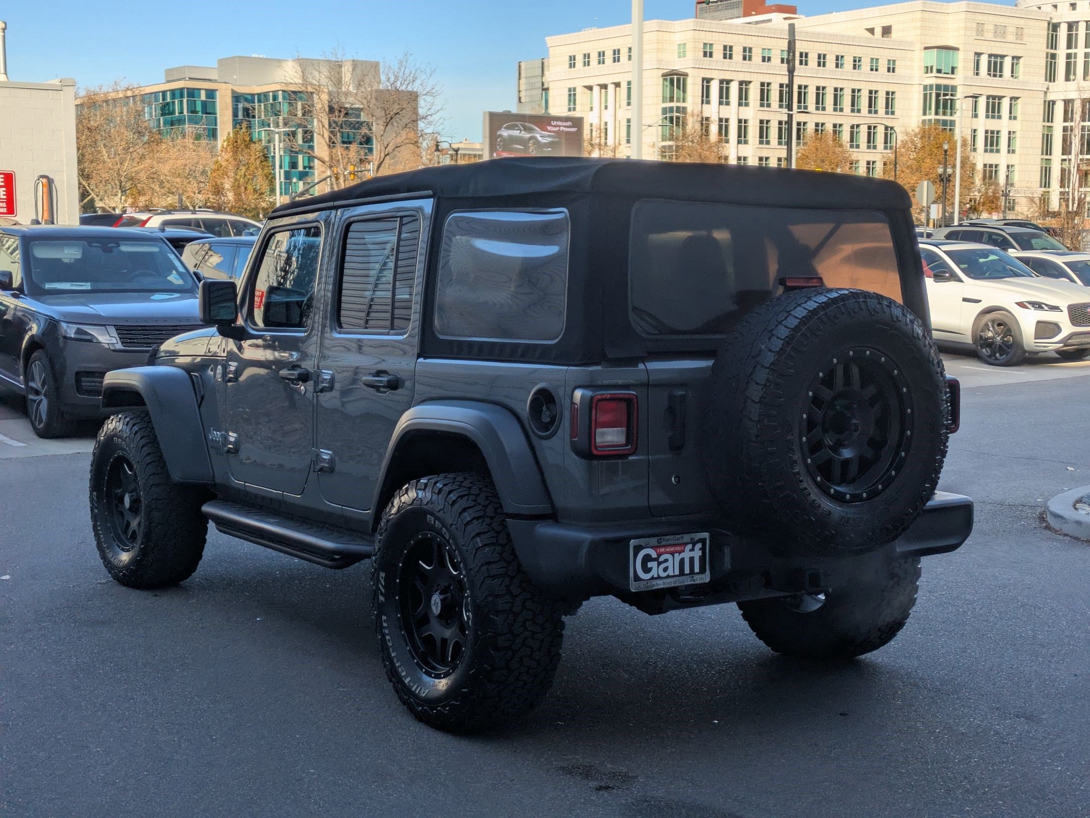 2018 Jeep Wrangler Unlimited Sport S photo 3
