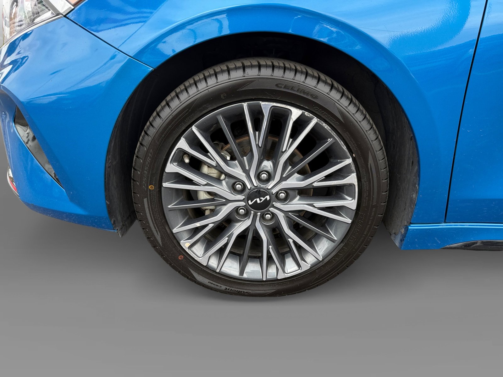 2023 Kia Forte GT-Line photo 9