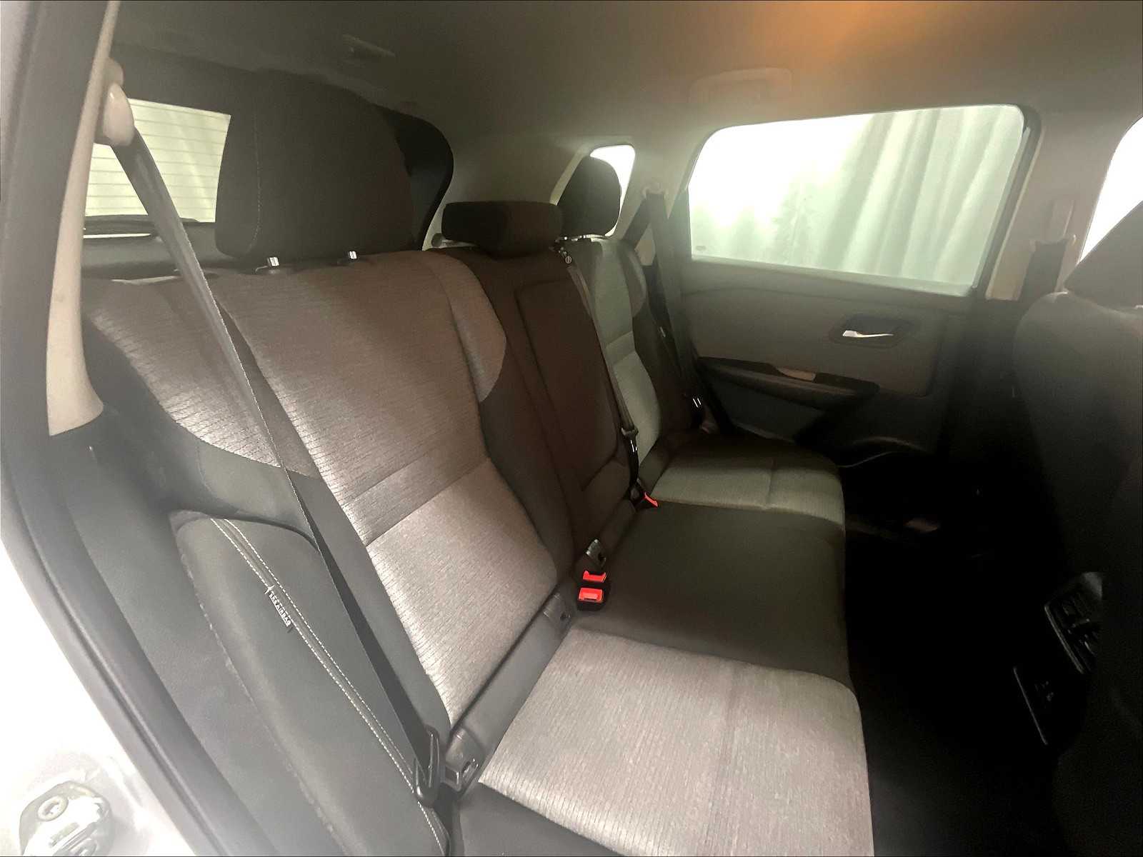 2023 Nissan Rogue SV photo 15