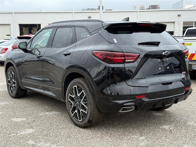 2025 Chevrolet Blazer RS photo 3
