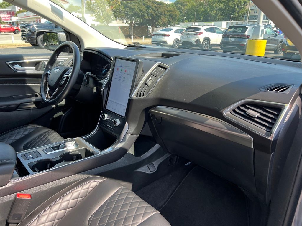 2024 Ford Edge Titanium photo 30