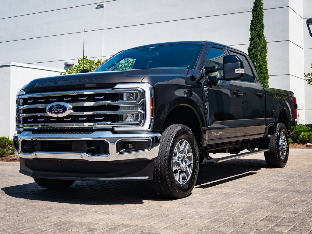 2024 Ford F-350 Super Duty Lariat's photo