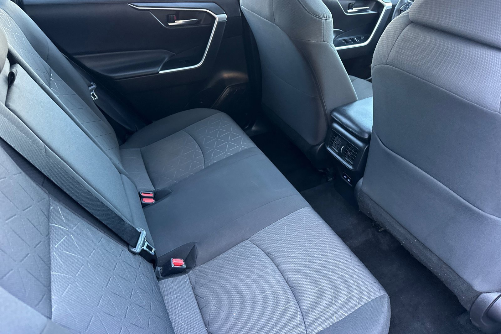 2022 Toyota RAV4 XLE photo 17