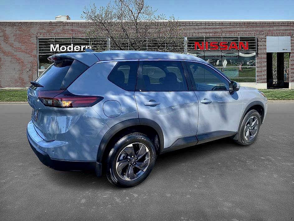 2026 Nissan Rogue SV photo 4