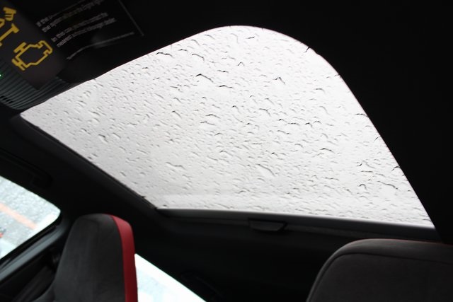 2026 Volkswagen Golf GTI SE photo 4