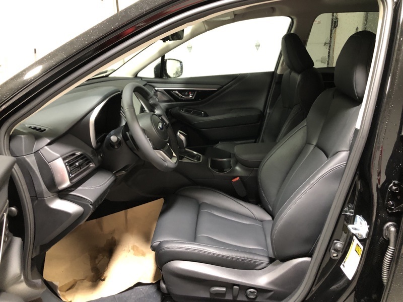 2025 Subaru Outback Touring photo 18