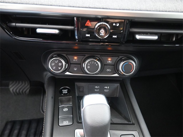 2025 Nissan Kicks SV photo 4