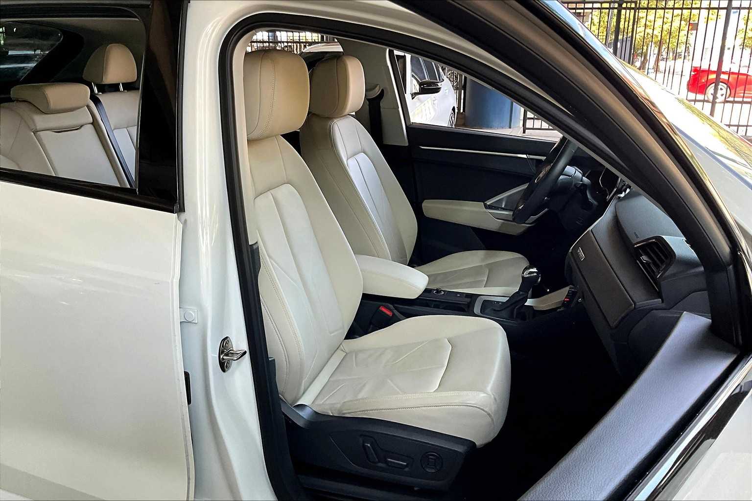 2020 Audi Q3 S line Premium Plus photo 8