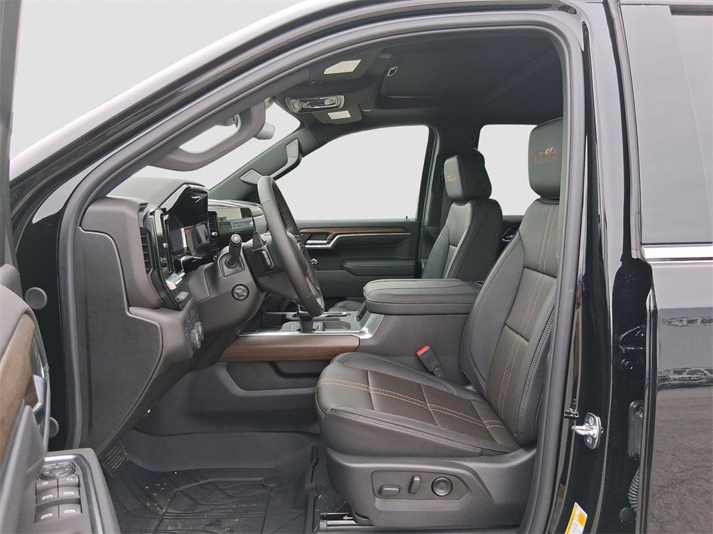 2025 Chevrolet Silverado 1500 High Country photo 9