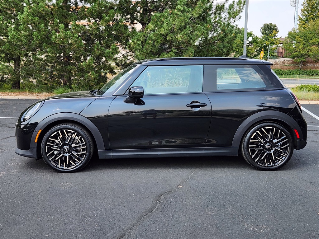2025 Mini Cooper 2 Door Hardtop photo 4