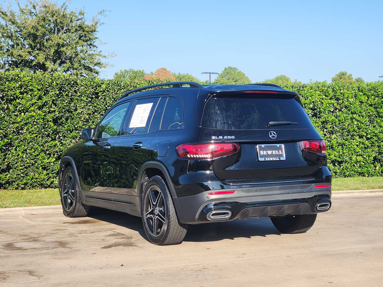 2023 Mercedes Benz GLB 250 photo 3