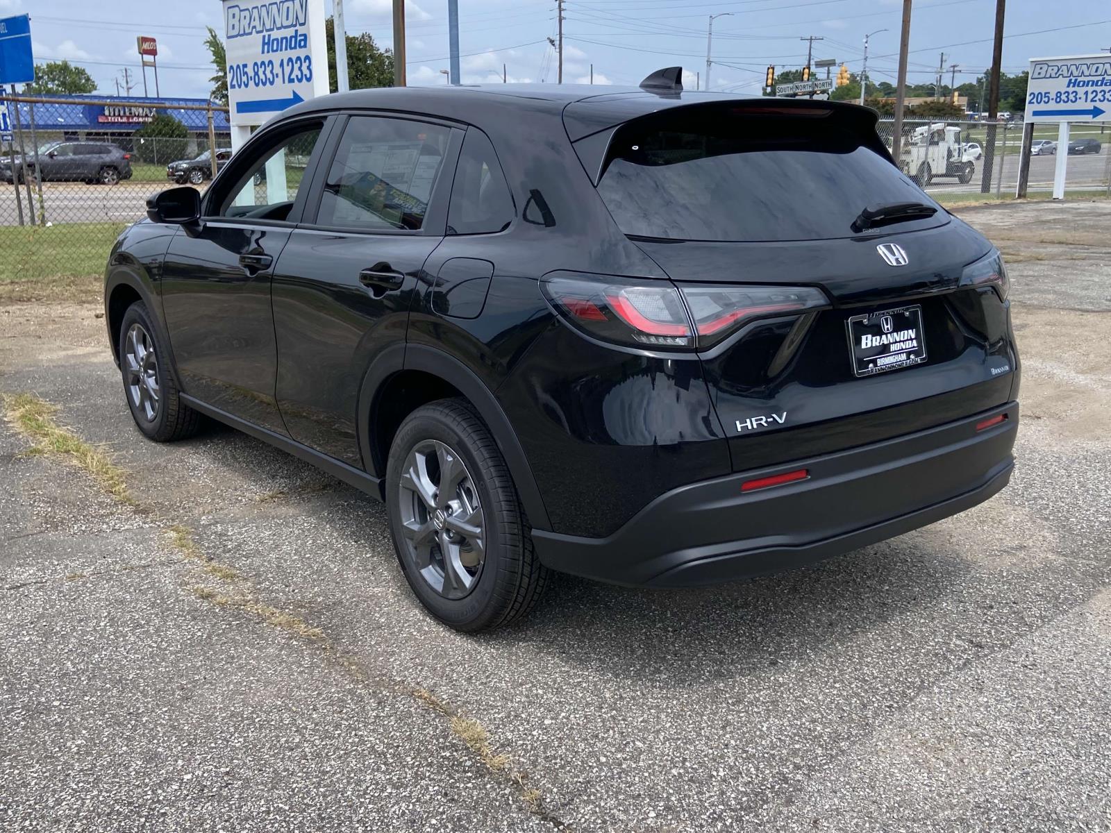 2026 Honda HR-V LX photo 2