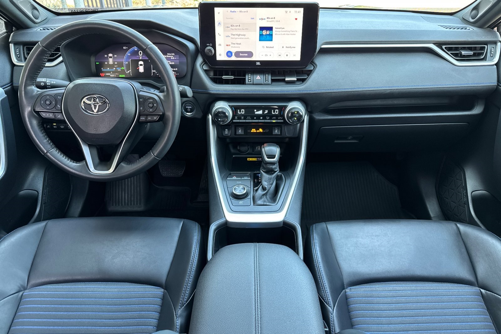 2024 Toyota RAV4 Hybrid XSE photo 13