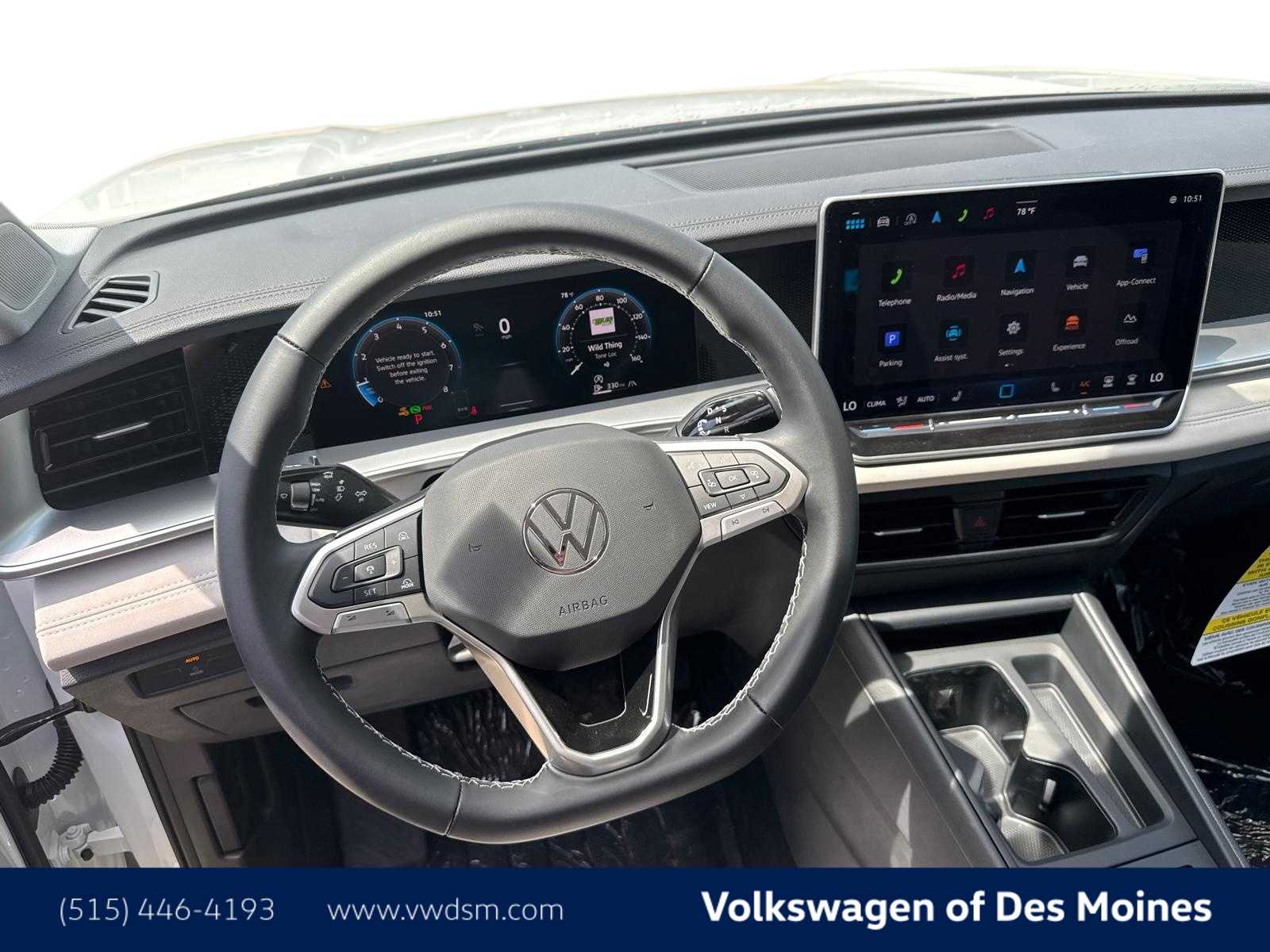 2025 Volkswagen Tiguan SE photo 2