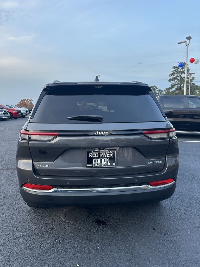 2023 Jeep Grand Cherokee Limited photo 3
