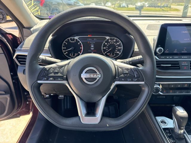 2023 Nissan Altima 2.5 SV photo 12