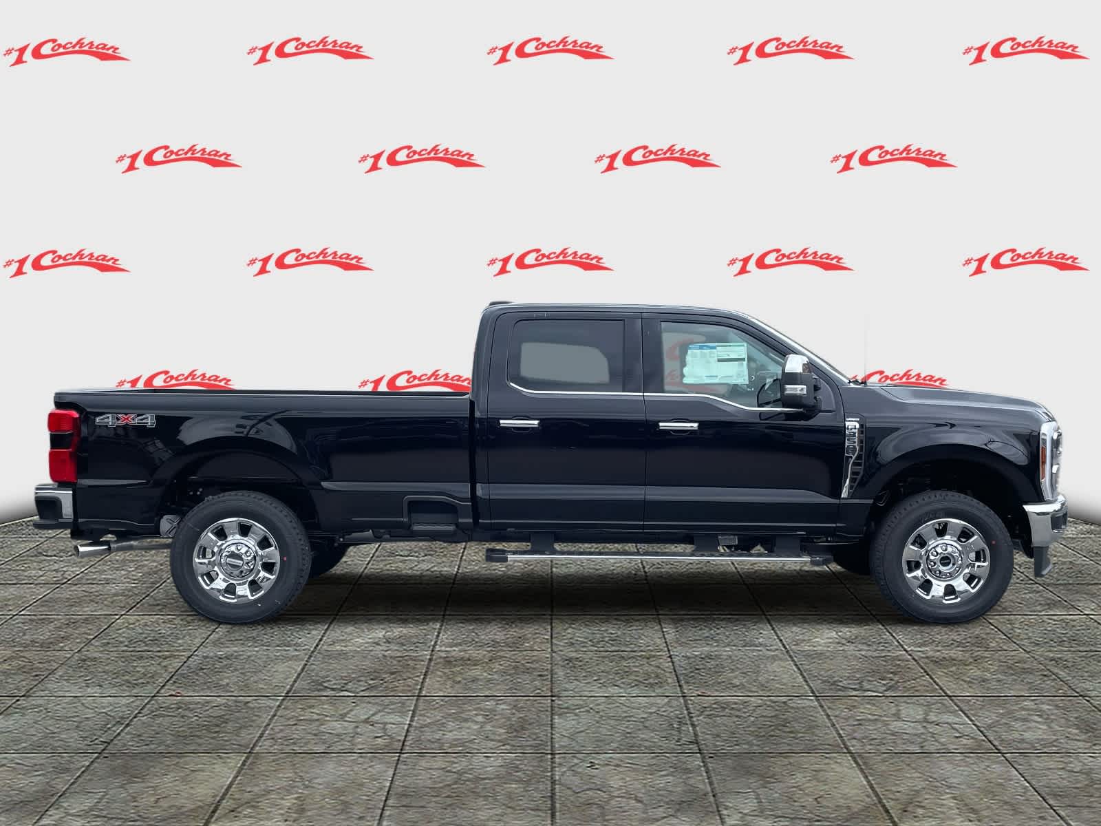 2025 Ford F-350 Lariat photo 2