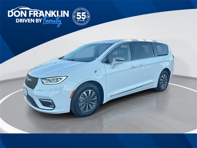 2022 Chrysler Pacifica Hybrid Limited's photo