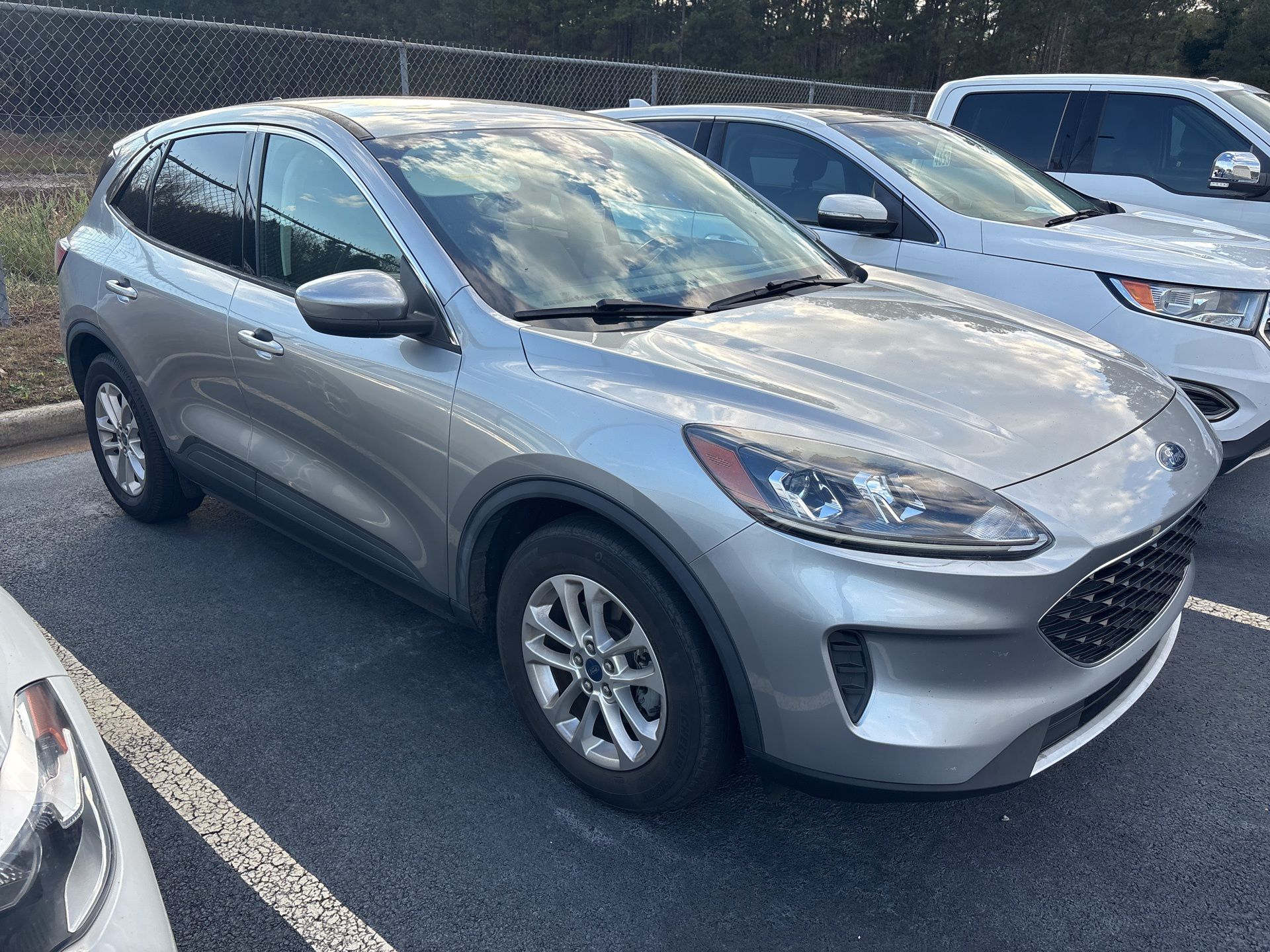 2021 Ford Escape SE photo 2