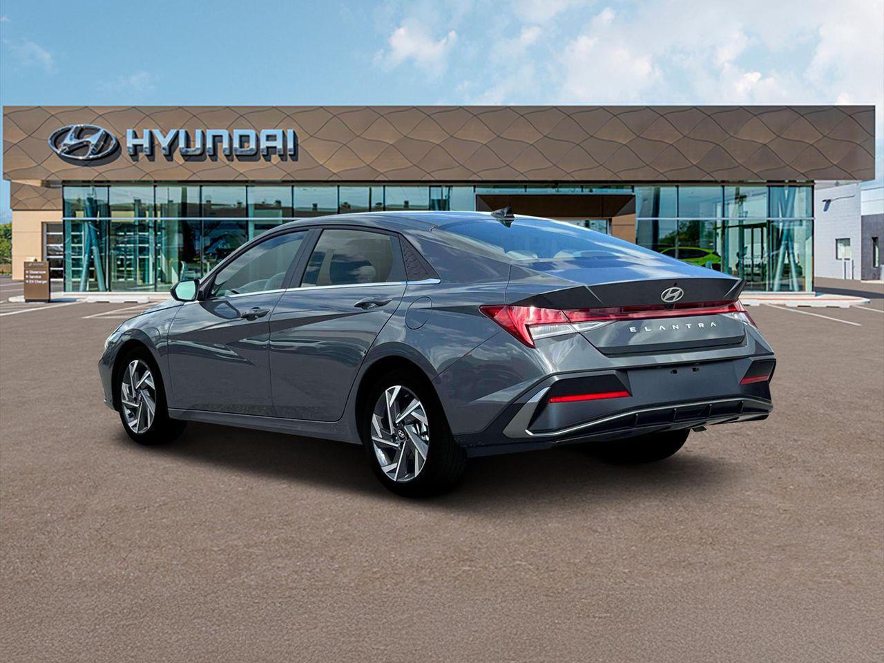 2025 Hyundai Elantra SEL Convenience photo 4