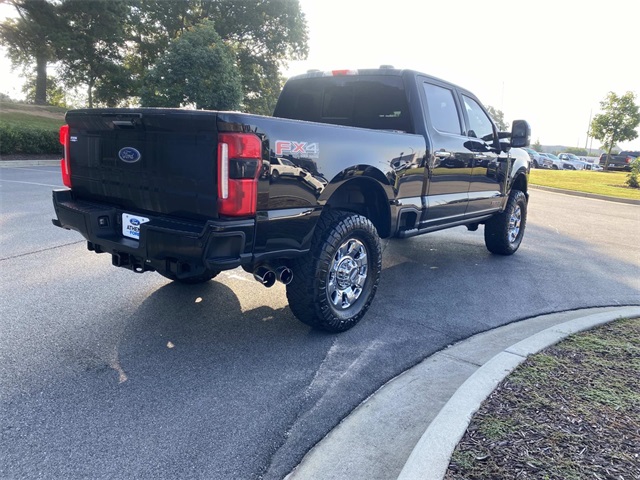 2024 Ford F-350 Lariat photo 2