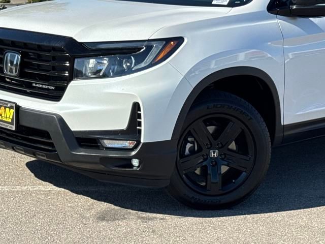 2023 Honda Ridgeline Black Edition photo 3