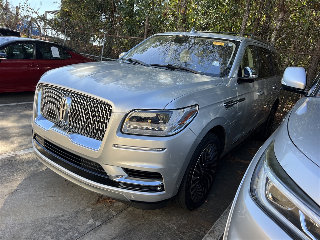 2019 Lincoln Navigator Black Label photo 3