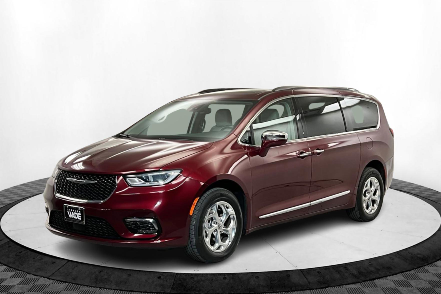 2021 Chrysler Pacifica Limited's photo