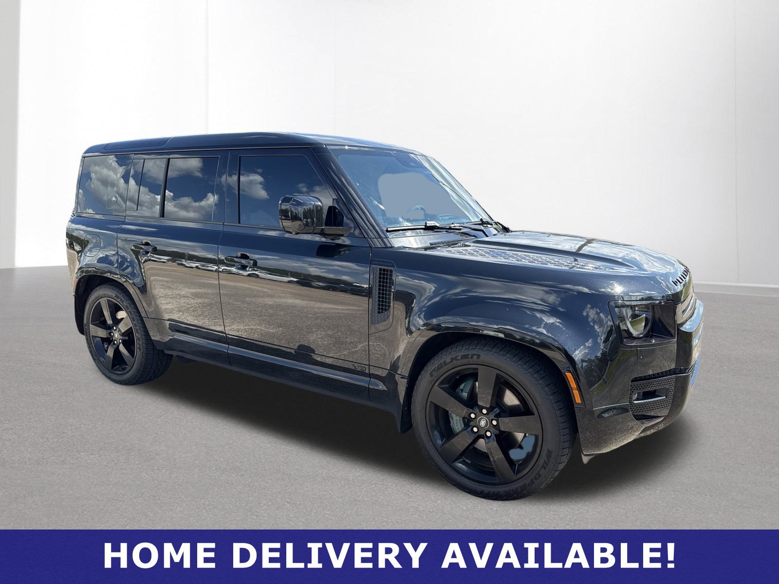 2024 Land Rover Defender V8's photo